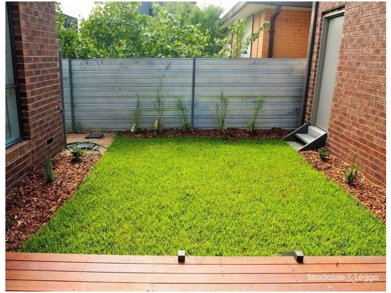 2/492 Middleborough Road, Blackburn VIC 3130