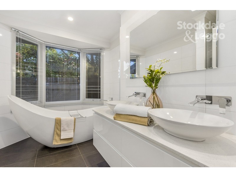 9 McGahy Court, Templestowe VIC 3106