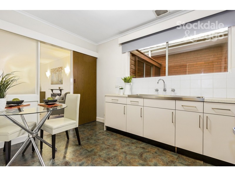 2/15 Central Avenue, Burwood VIC 3125