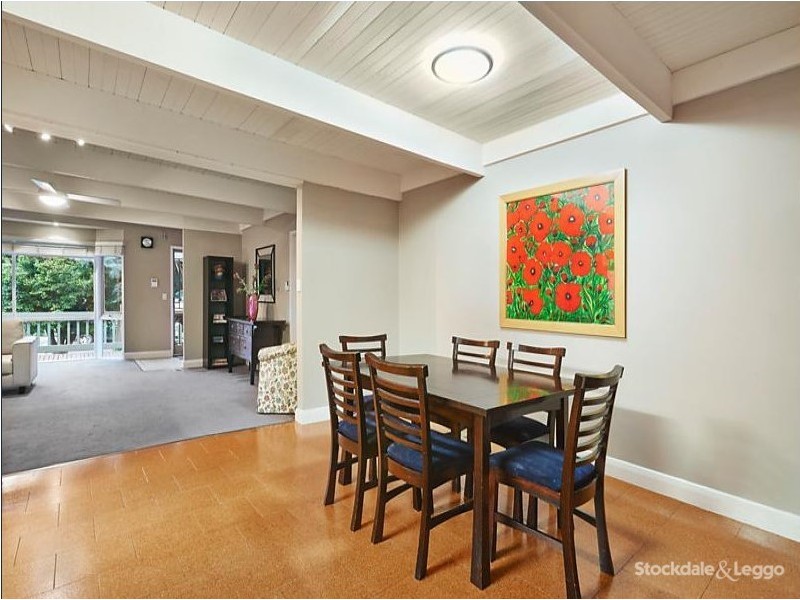 9 Halls Parade, Mitcham VIC 3132
