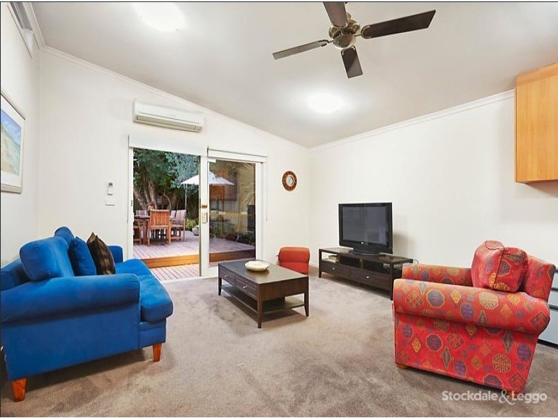 9 Halls Parade, Mitcham VIC 3132