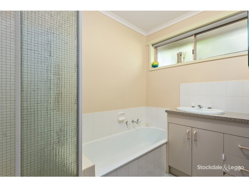 10 Carol Hancock Place, Croydon North VIC 3136