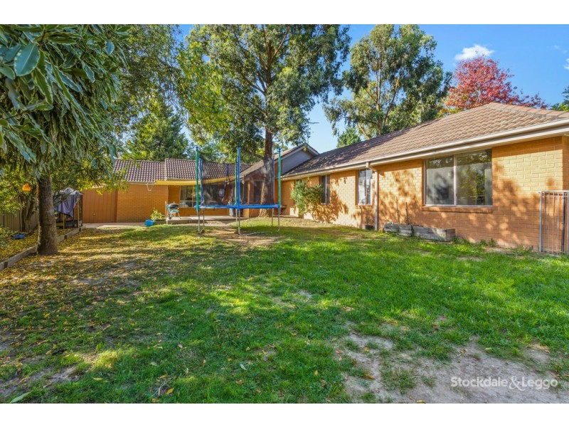 10 Carol Hancock Place, Croydon North VIC 3136