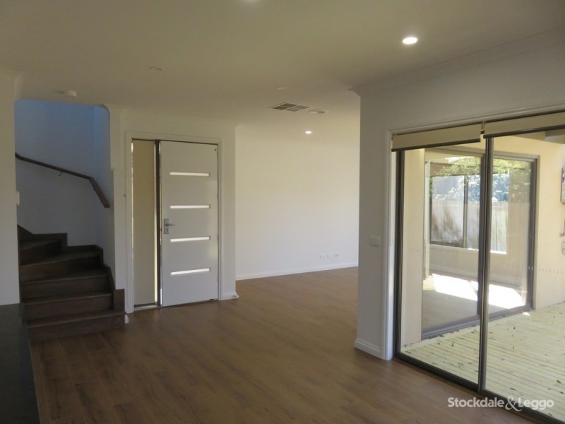 2/133 Mount Pleasant Road, Forest Hill VIC 3131