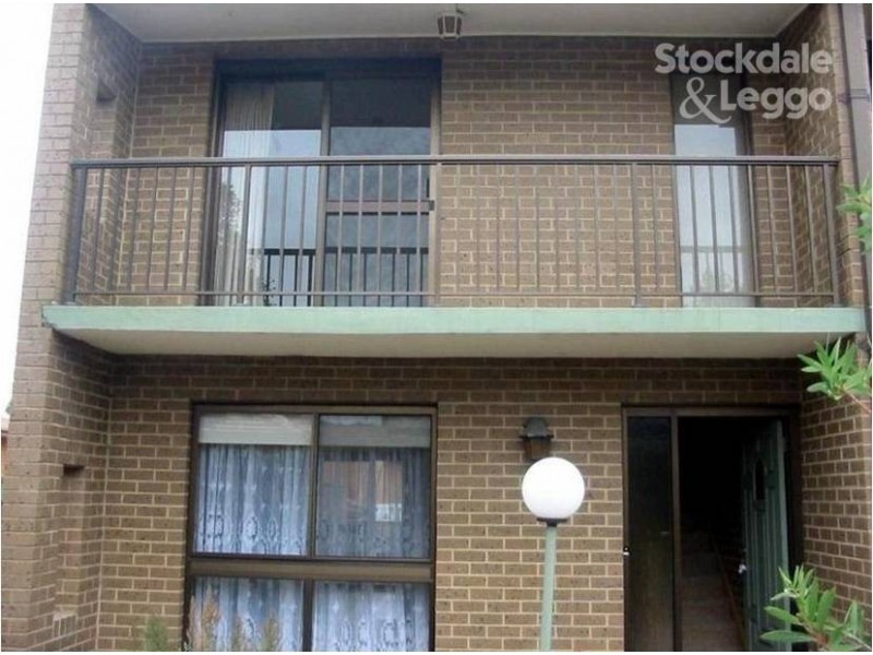 2/9 Station Street, Blackburn VIC 3130