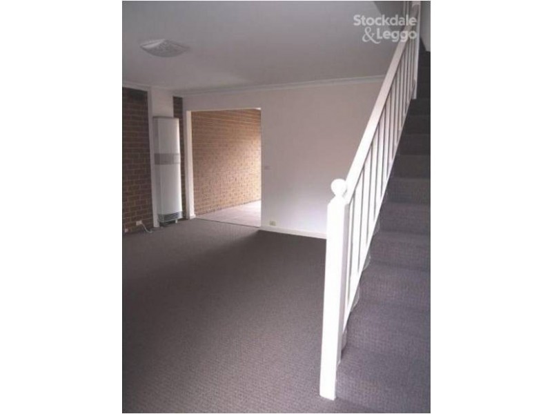 2/9 Station Street, Blackburn VIC 3130