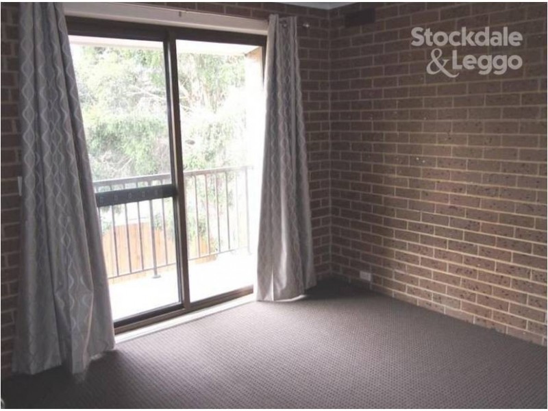 2/9 Station Street, Blackburn VIC 3130