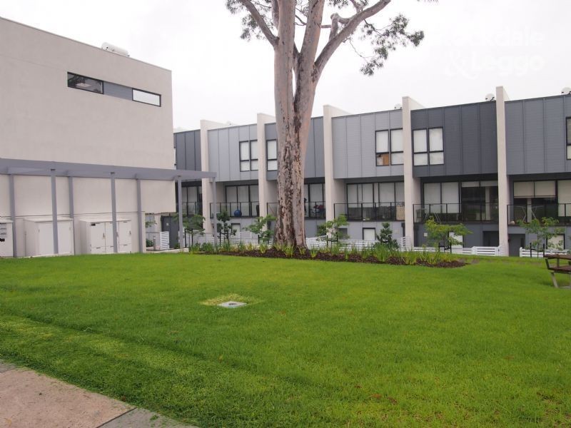 5 Yellowbox Lane, Burwood VIC 3125