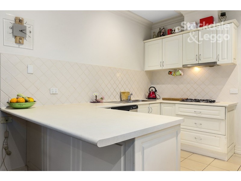 2/26 Charlton Street, Blackburn North VIC 3130