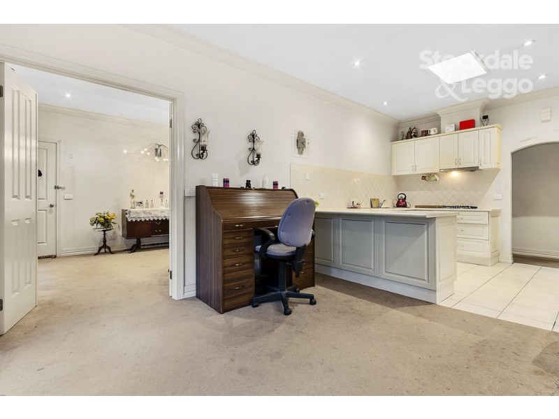 2/26 Charlton Street, Blackburn North VIC 3130