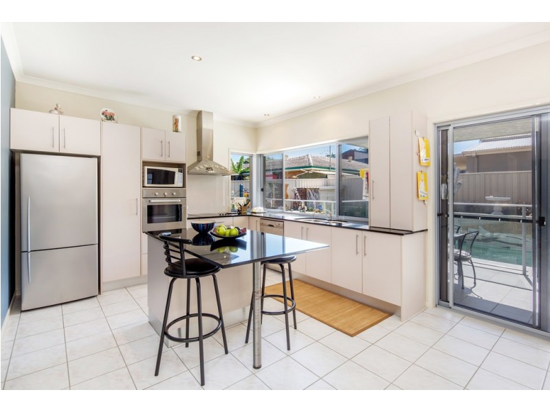 24 Brentwood Avenue, Mooloolaba QLD 4557
