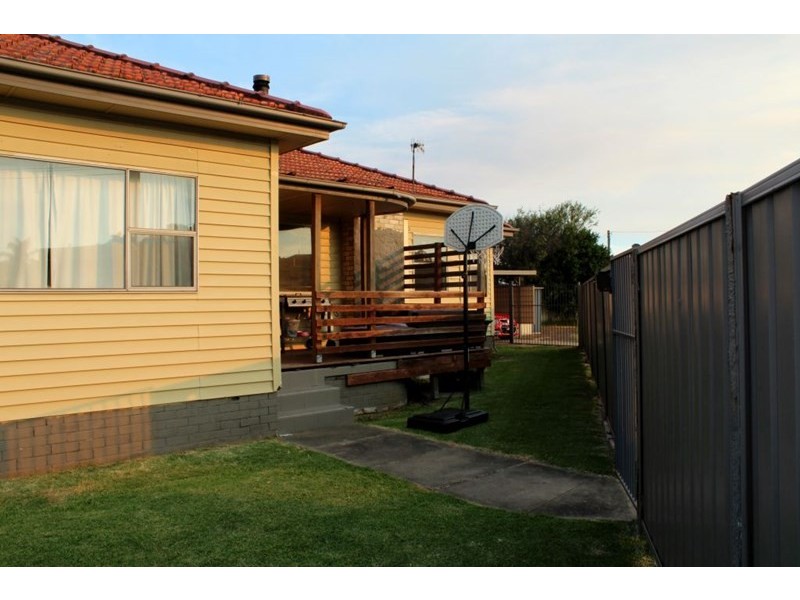 103 Saint James Rd, New Lambton NSW 2305