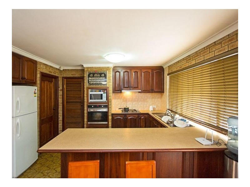 24 Spring road, Thornlie WA 6108