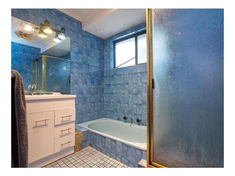 24 Spring road, Thornlie WA 6108