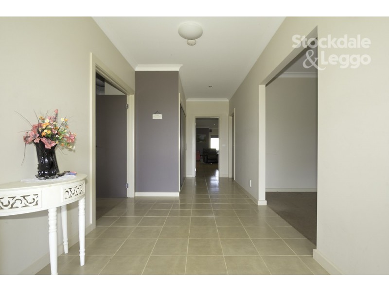 12 Carr Avenue, Leongatha VIC 3953