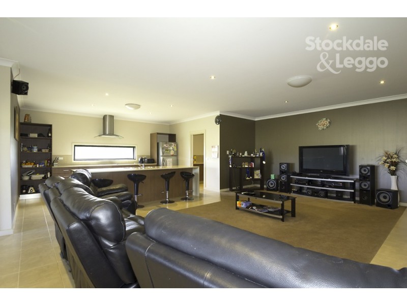 12 Carr Avenue, Leongatha VIC 3953