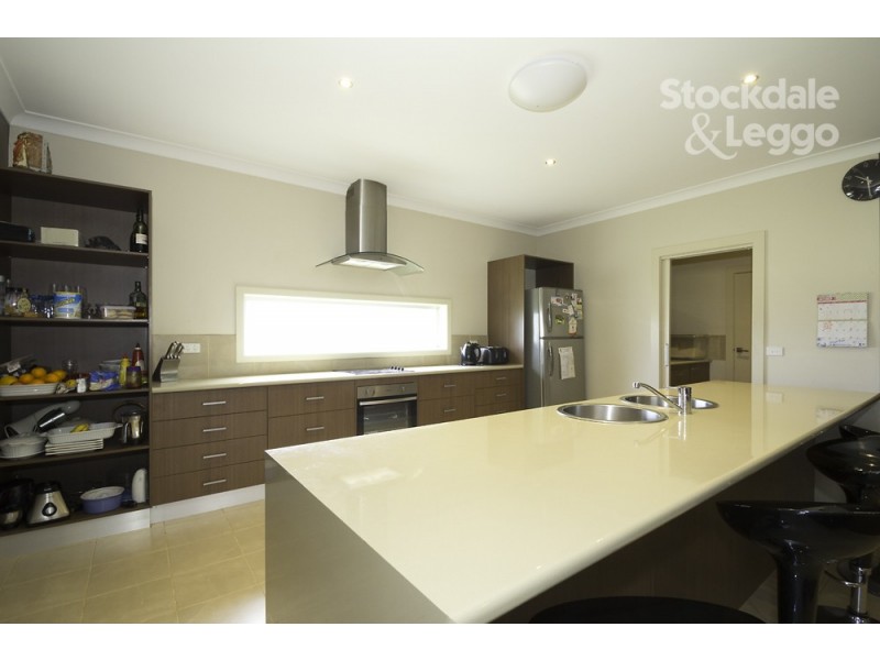 12 Carr Avenue, Leongatha VIC 3953