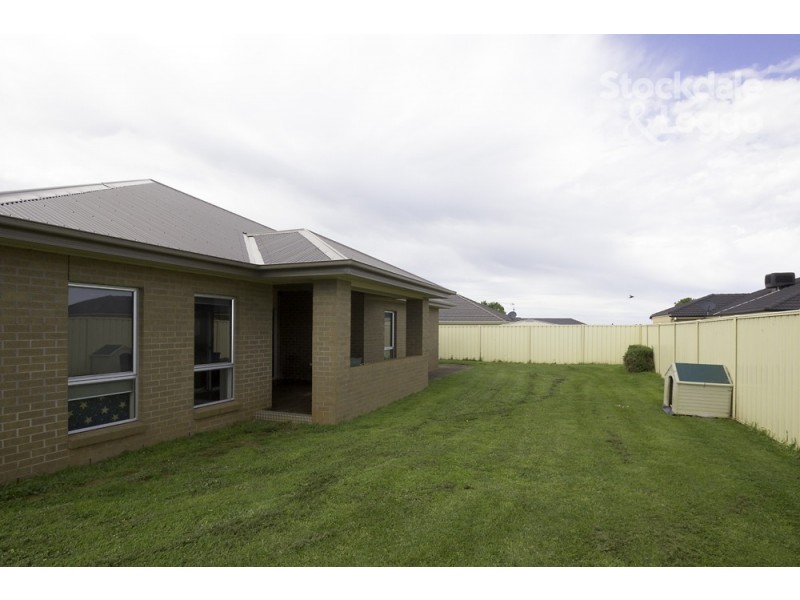 12 Carr Avenue, Leongatha VIC 3953
