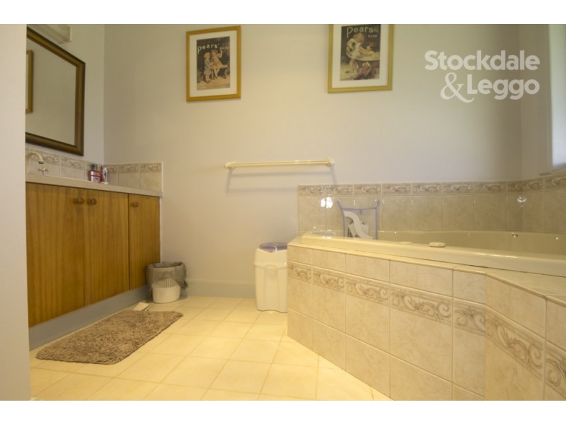 8 Ditchley Court, Leongatha VIC 3953