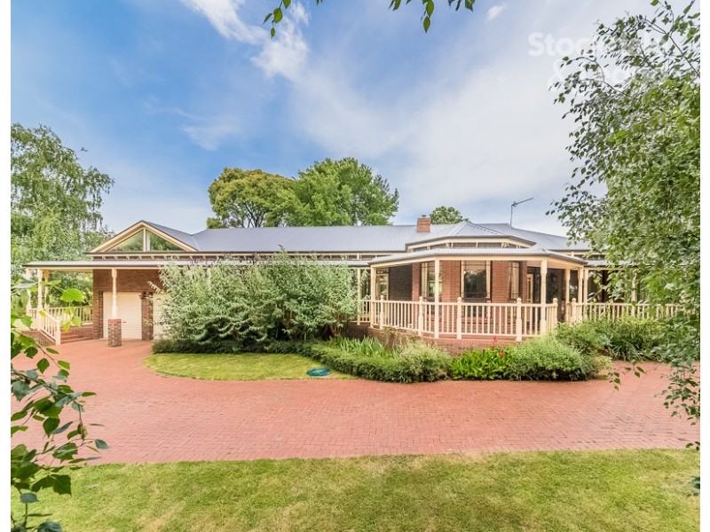 10 Louise Simon Court, Leongatha VIC 3953