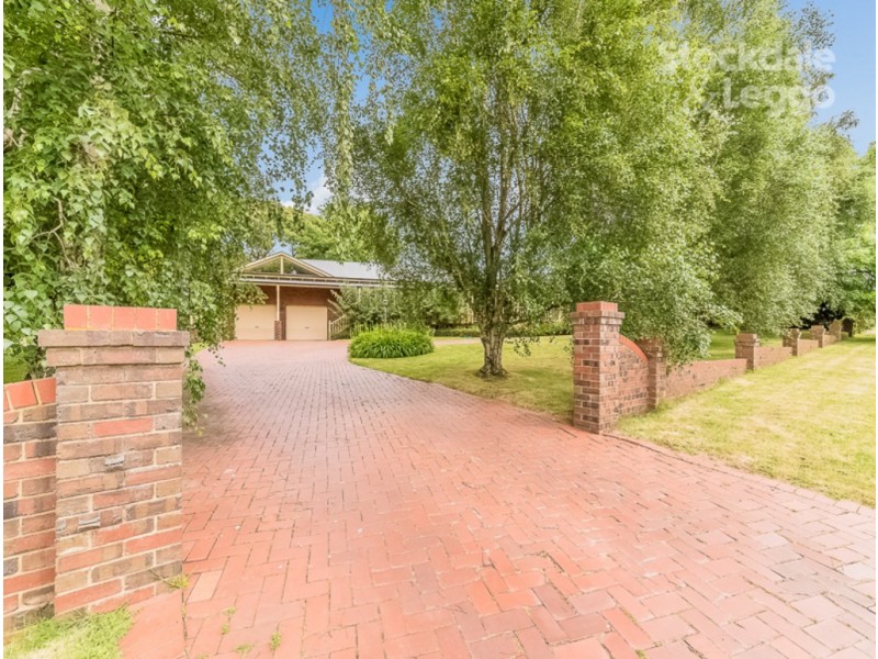10 Louise Simon Court, Leongatha VIC 3953