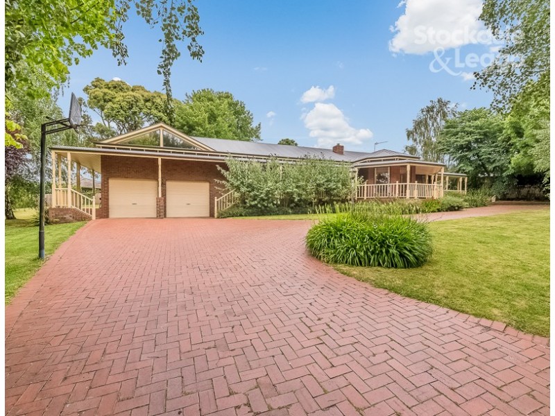 10 Louise Simon Court, Leongatha VIC 3953