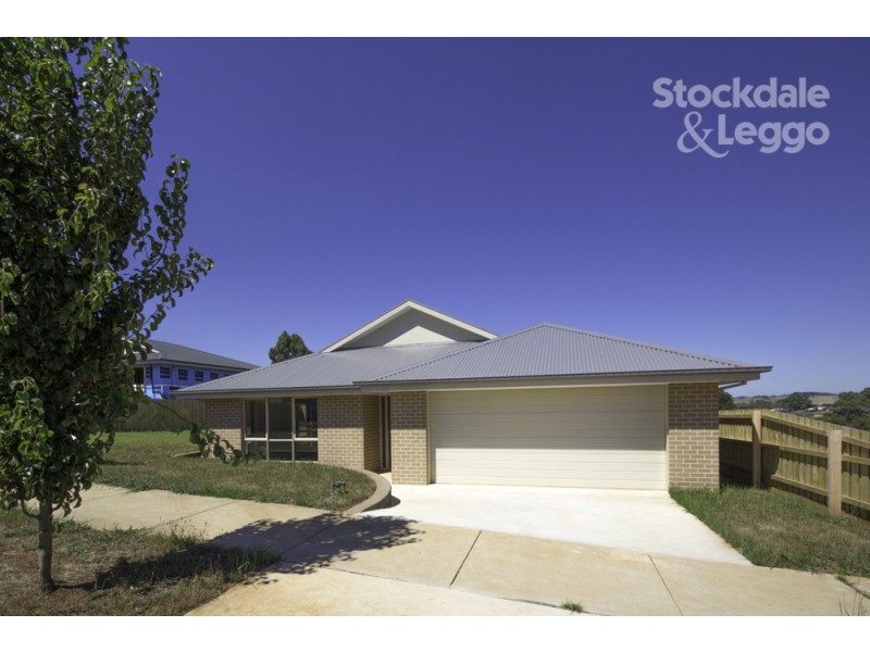 8 Willow Grove, Leongatha VIC 3953
