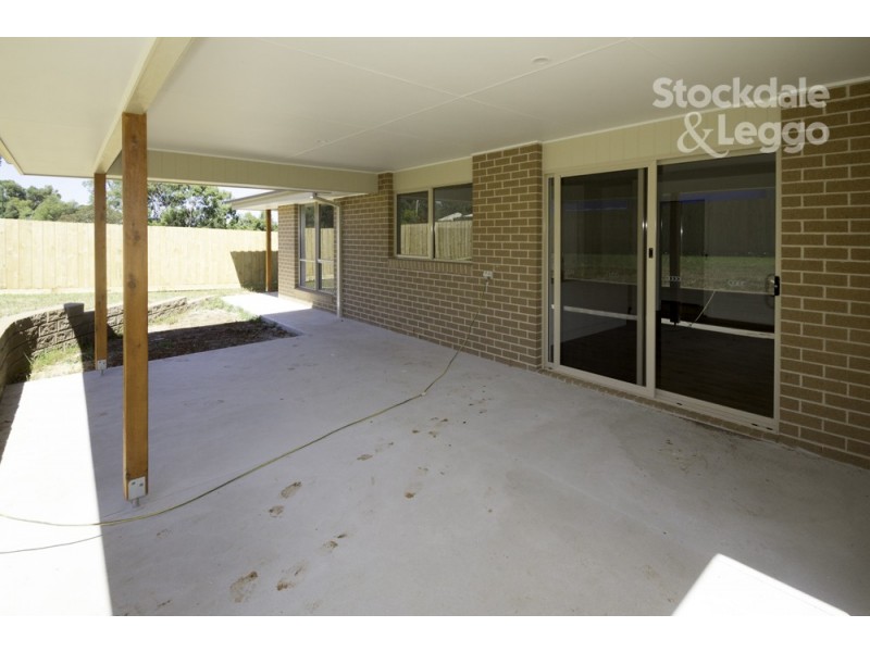8 Willow Grove, Leongatha VIC 3953