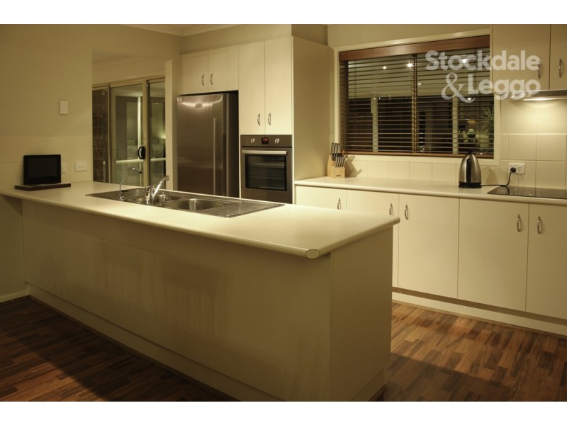 6 Carr Avenue, Leongatha VIC 3953
