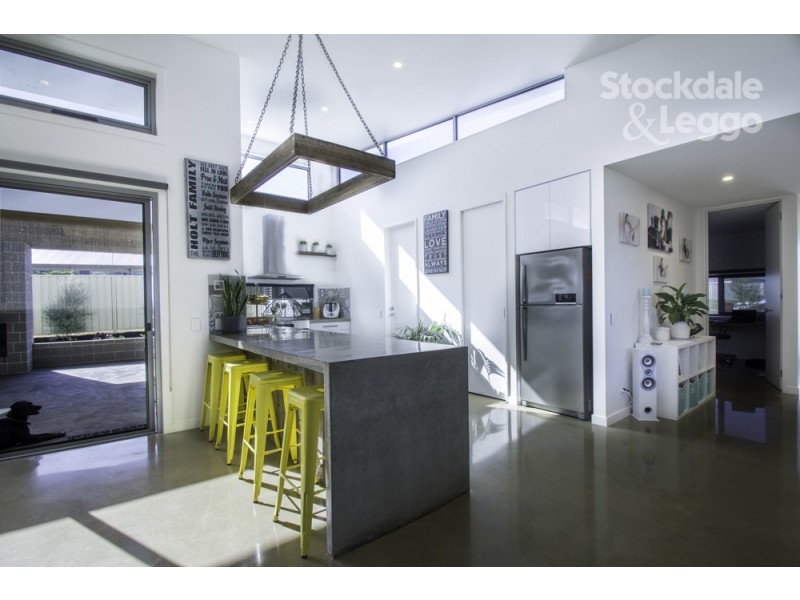 24 Carr Avenue, Leongatha VIC 3953