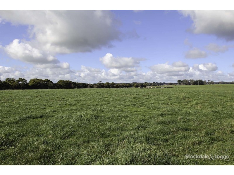 330 Whitelaws Track, Koonwarra VIC 3954