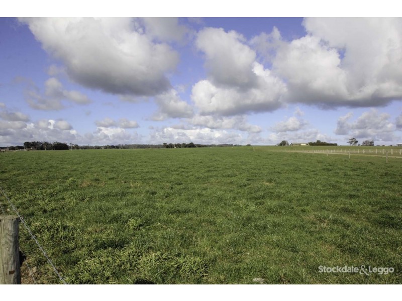 330 Whitelaws Track, Koonwarra VIC 3954