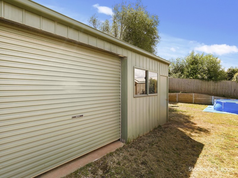 24 Chamberlain Drive, Leongatha VIC 3953