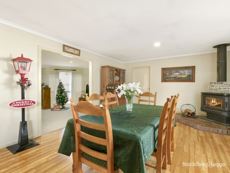 24 Chamberlain Drive, Leongatha VIC 3953