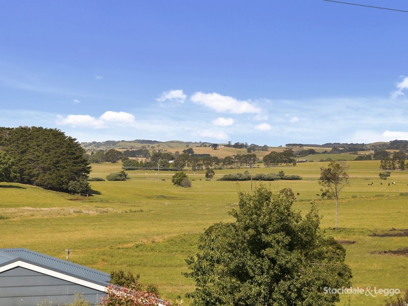 24 Chamberlain Drive, Leongatha VIC 3953
