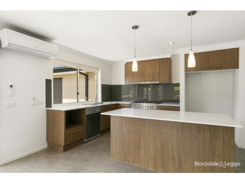 27 Eccles Way, Leongatha VIC 3953