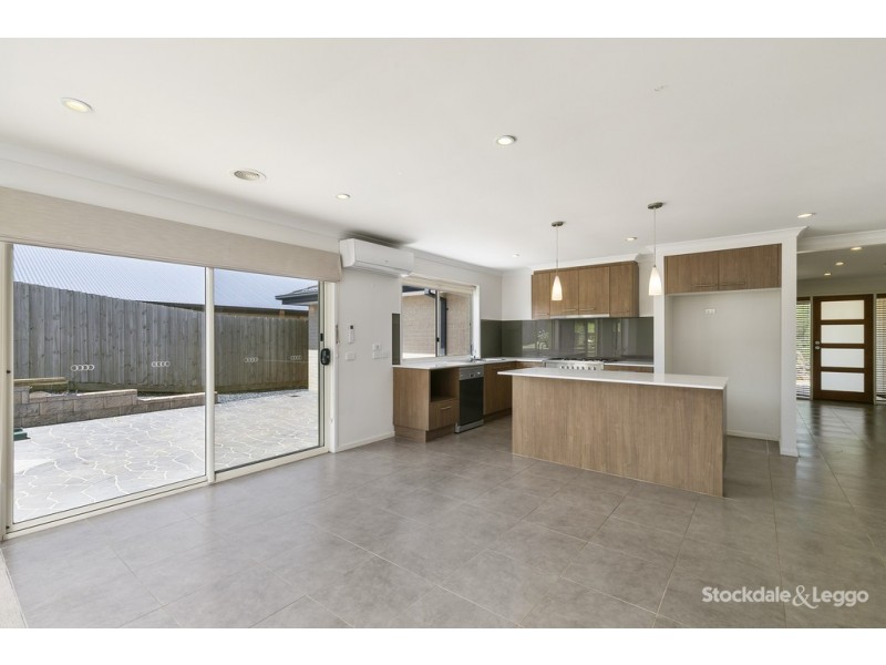 27 Eccles Way, Leongatha VIC 3953