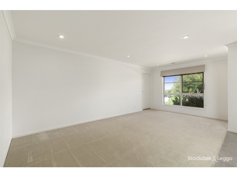 27 Eccles Way, Leongatha VIC 3953