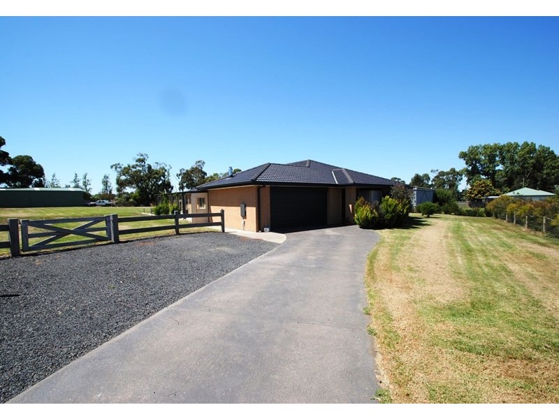 8 Darleen Court, Leongatha VIC 3953