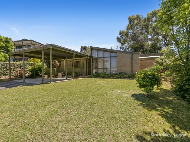 4 Chamberlain Drive, Leongatha VIC 3953