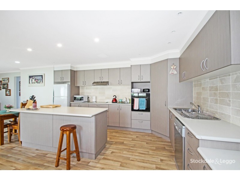 17 Carr Avenue, Leongatha VIC 3953