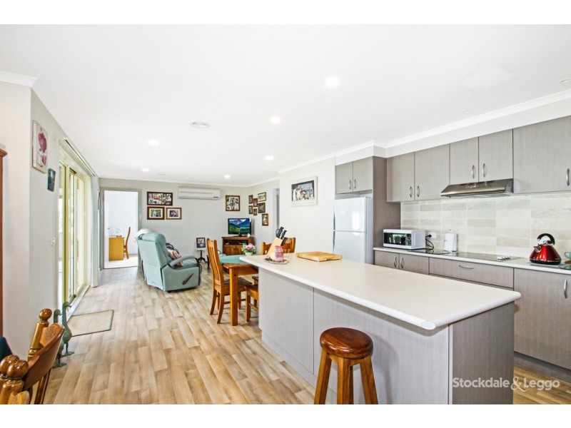 17 Carr Avenue, Leongatha VIC 3953