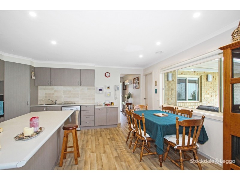17 Carr Avenue, Leongatha VIC 3953