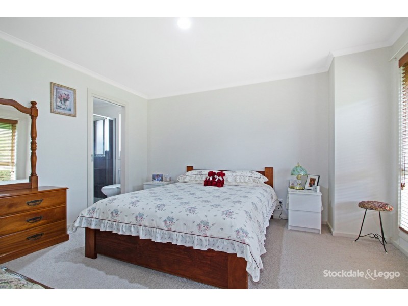 17 Carr Avenue, Leongatha VIC 3953