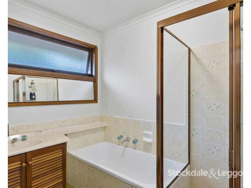 8 Joel Court, Leongatha VIC 3953