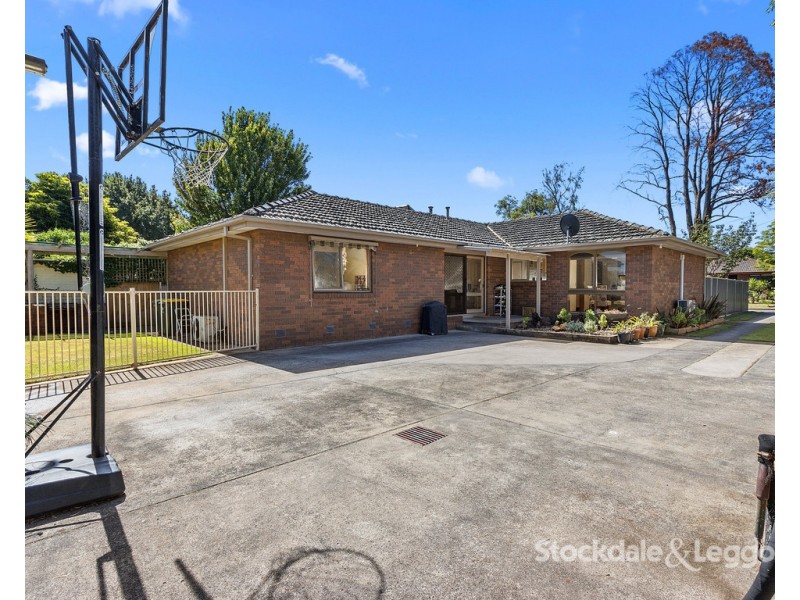 8 Joel Court, Leongatha VIC 3953