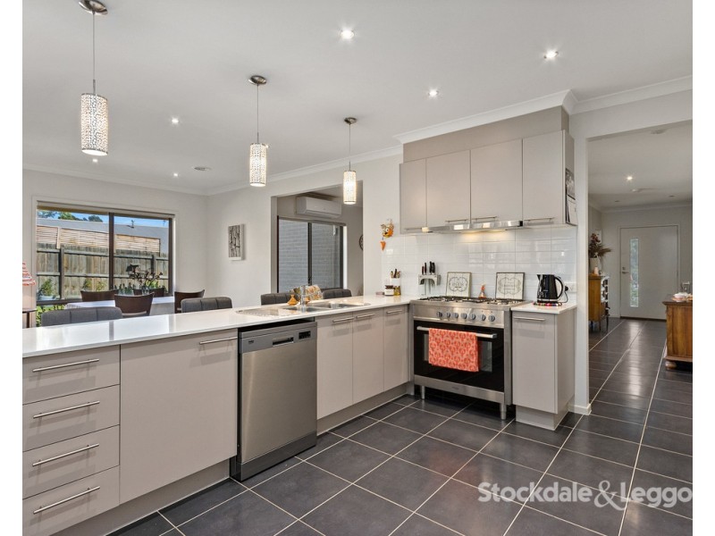 9 Floraston Drive, Leongatha VIC 3953