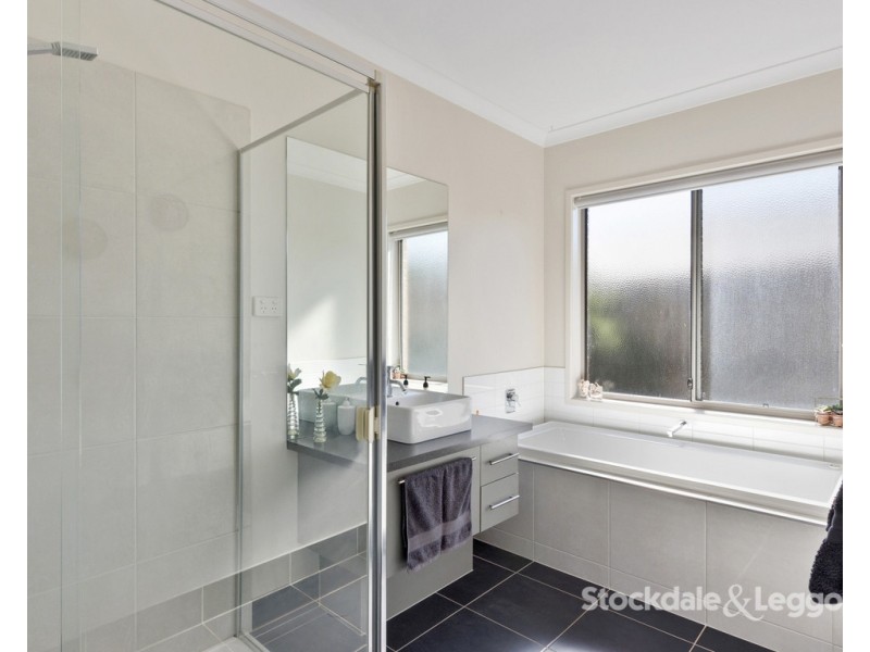 9 Floraston Drive, Leongatha VIC 3953