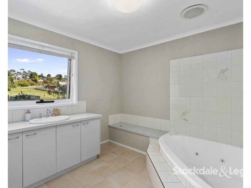 4 Clinton Court, Leongatha VIC 3953