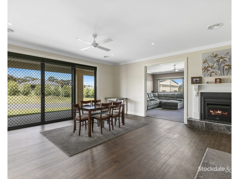 52 Carr Avenue, Leongatha VIC 3953
